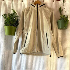 Gap: Women's Shell / Rain Gear